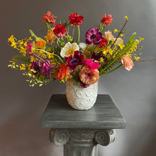 Load image into Gallery viewer, SOLD OUT Sun 4/14 Spring Flower Class in the Garden with Brunch