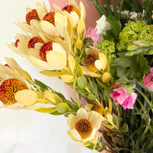 Load image into Gallery viewer, Mother&#39;s Day Multicolor Bouquet