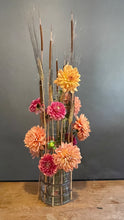 Load image into Gallery viewer, Sat 8/29 Fall Dahlia Arranging Class