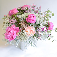 Load image into Gallery viewer, Designer&#39;s Choice Flowers